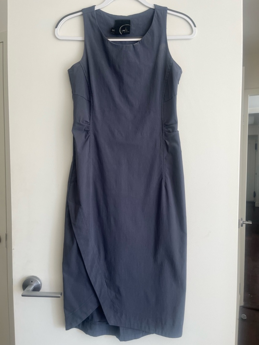 Porto Sleeveless Midi Sheath Dress in grey